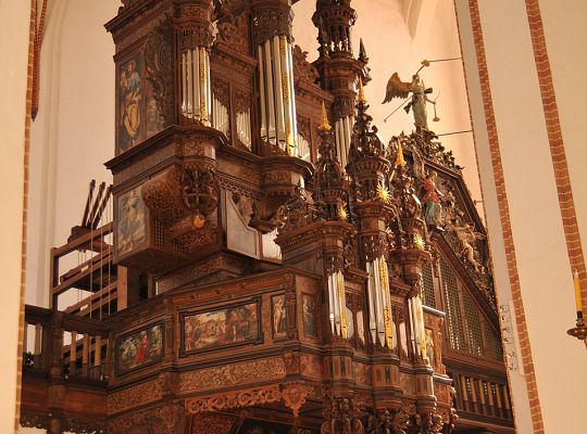 Grafika #1: Organy w kościele św. Trójcy Gdańsku