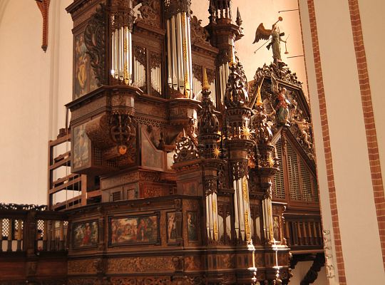 Grafika #2: Organy w kościele św. Trójcy Gdańsku