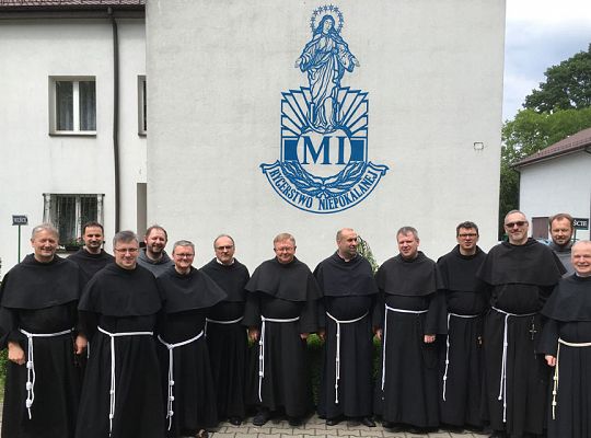 Grafika #0: Debata o zmianach w konstytucjach