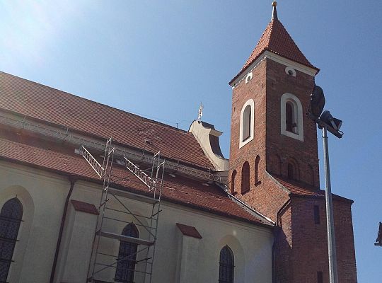 Grafika #1: Gniezno: nawałnica uszkodziła dach