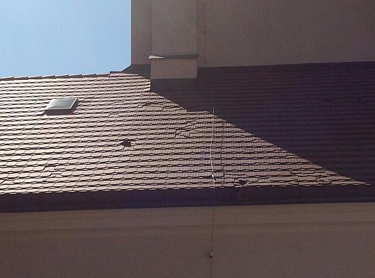 Grafika #13: Gniezno: nawałnica uszkodziła dach