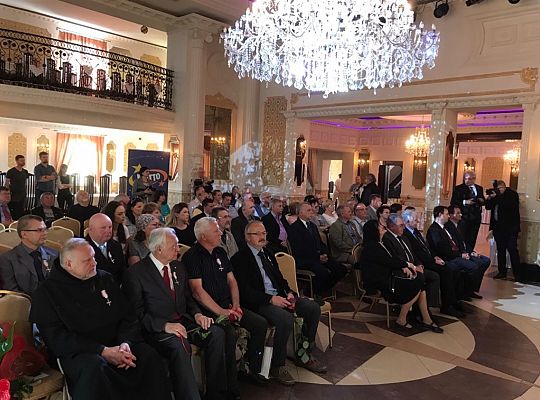 Grafika #3: O. Janusz Jędryszek odznaczony Krzyżem Wolności i Solidarności