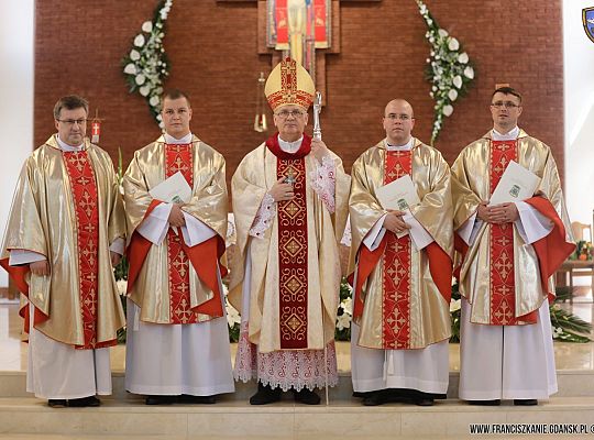 Grafika #70: Święcenia 2017