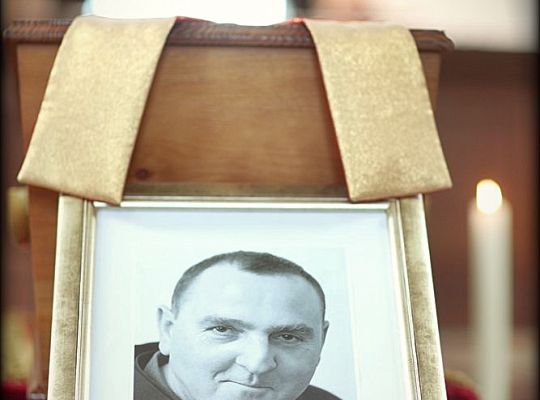 Grafika #9: Pogrzeb o. Bogusława Kucy