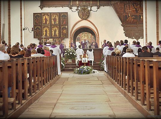 Grafika #25: Pogrzeb o. Bogusława Kucy