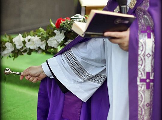 Grafika #40: Pogrzeb o. Bogusława Kucy