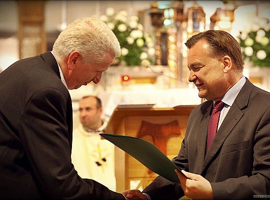 Grafika #50: Jubileusz Radia Niepokalanów