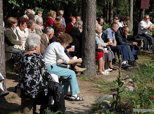 Grafika #5: Pielgrzymi na Świętej Górze Polanowskiej