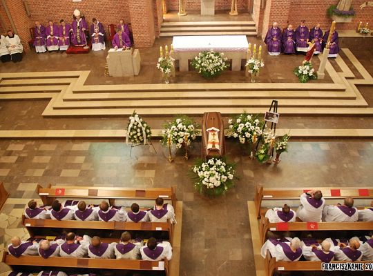 Grafika #7: Pogrzeb o. Witolda Grala