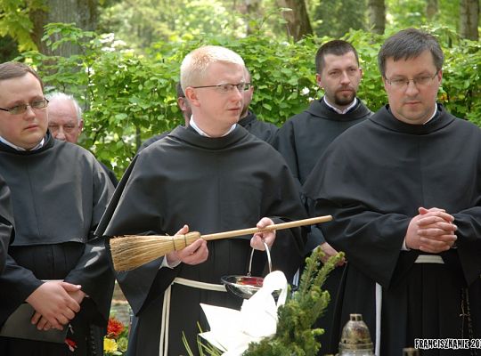 Grafika #35: Pogrzeb o. Witolda Grala