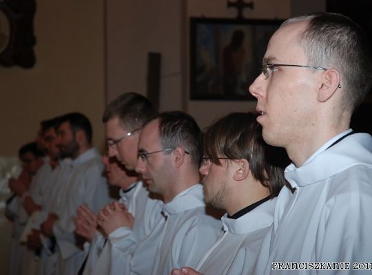 Grafika #1: Święcenia diakonatu 2011