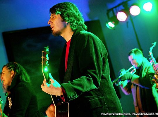 Grafika #8: Gdańsk: kolędy na macie u franciszkanów