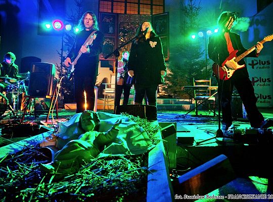 Grafika #24: Gdańsk: kolędy na macie u franciszkanów