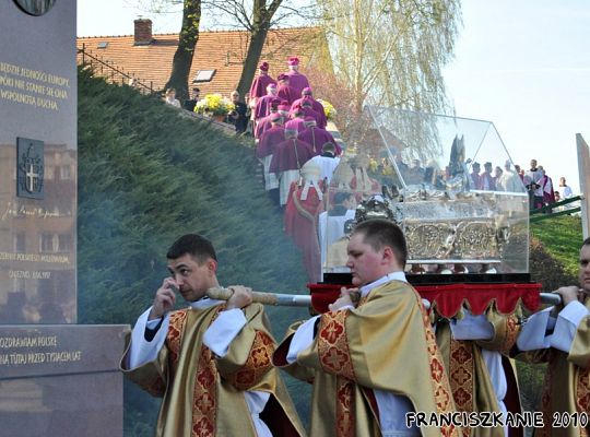 Grafika #2: Gniezno: franciszkanie na obchodach wojciechowych