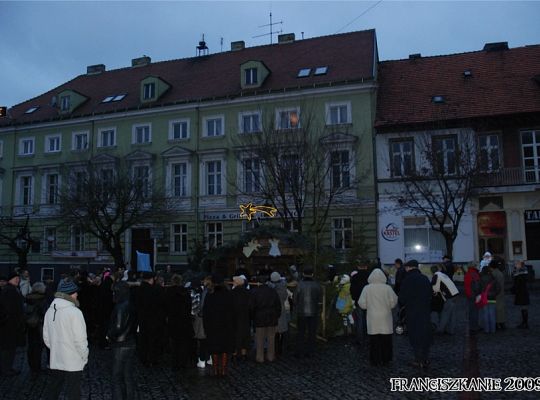 Grafika #2: Gniezno: żywa szopka na Rynku