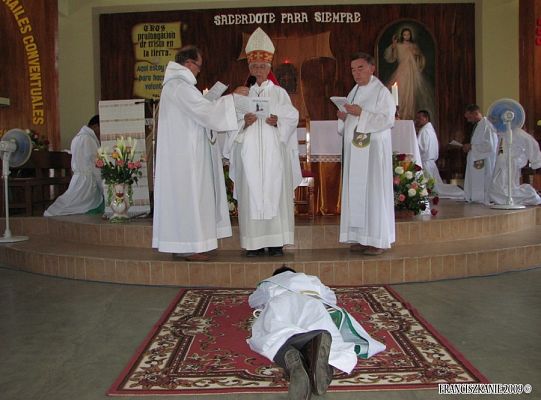 Grafika #1: Fr. Vincente - pierwszy franciszkański kapłan Ekwadorczyk