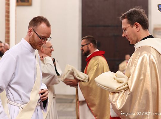 Grafika #69: Święcenia diakonatu i prezbiteratu 2021