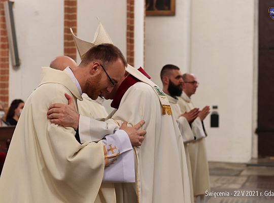 Grafika #76: Święcenia diakonatu i prezbiteratu 2021