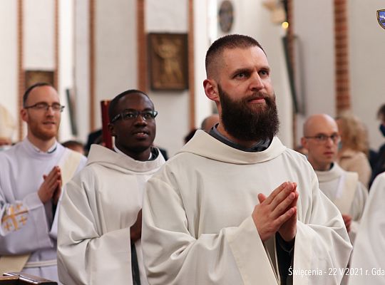 Grafika #1: Święcenia diakonatu i prezbiteratu 2021