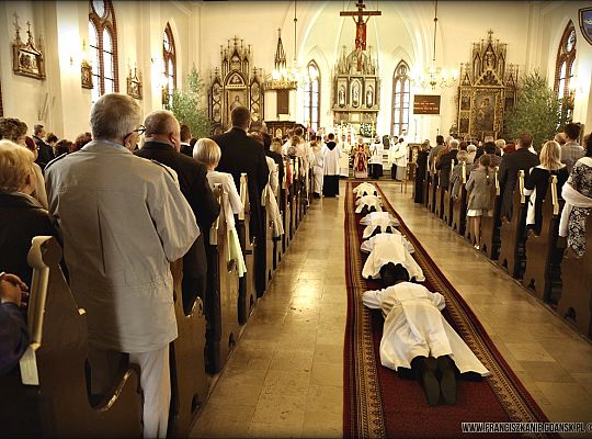 Grafika #17: Elbląg: Święcenia 2016