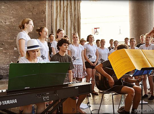 Grafika #102: Giovani verso Assisi 2015 - relacja