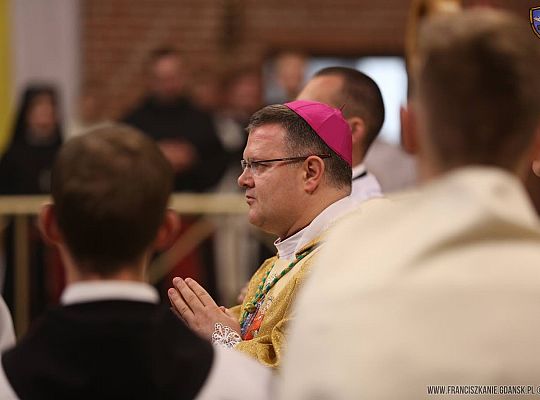 Grafika #16: Święcenia 2015