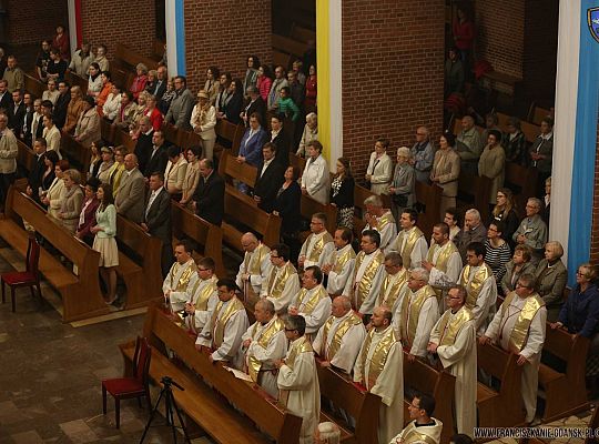 Grafika #38: Święcenia 2015