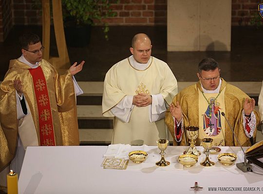 Grafika #42: Święcenia 2015