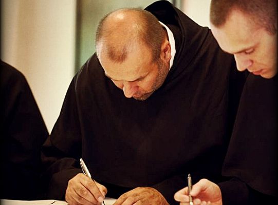 Grafika #8: Święcenia 2014