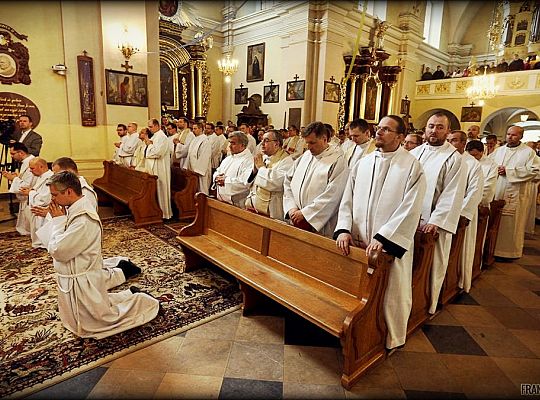 Grafika #28: Święcenia 2014