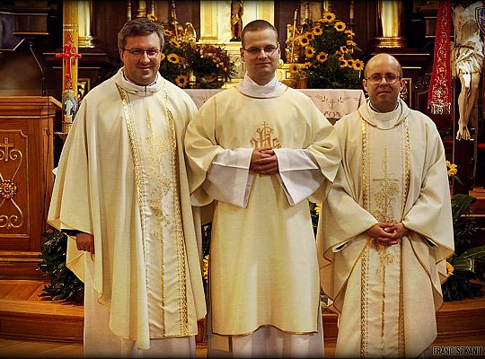 Grafika #40: Święcenia 2014