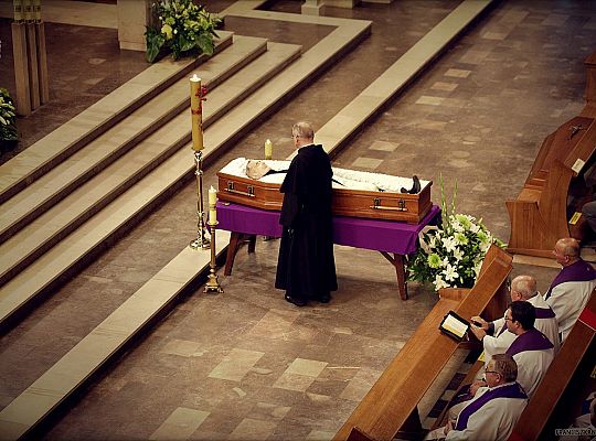 Grafika #2: Pogrzeb o. Jacka Kamzeli