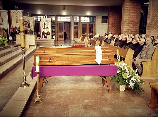 Grafika #14: Pogrzeb o. Jacka Kamzeli