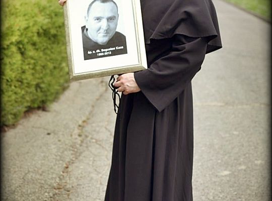 Grafika #55: Pogrzeb o. Bogusława Kucy