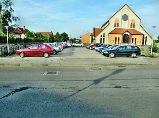 Grafika #3: Ostróda: nowy parking w dzień św. Krzysztofa