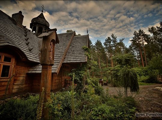 Grafika #1: Pustelnia: nowy przełożony