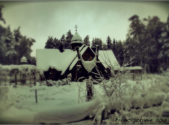 Grafika #1: Zapowiedź filmu o pustelni