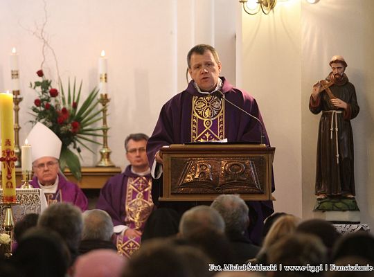 Grafika #1: Kołobrzeg: Msza św. żałobna w intencji o. Mirosława Karczewskiego