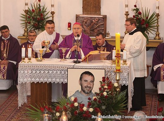 Grafika #24: Kołobrzeg: Msza św. żałobna w intencji o. Mirosława Karczewskiego