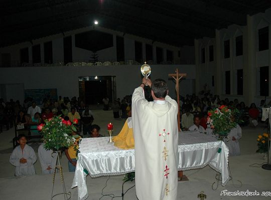 Grafika #8: Śmierć misjonarza o. Mirosława Karczewskiego