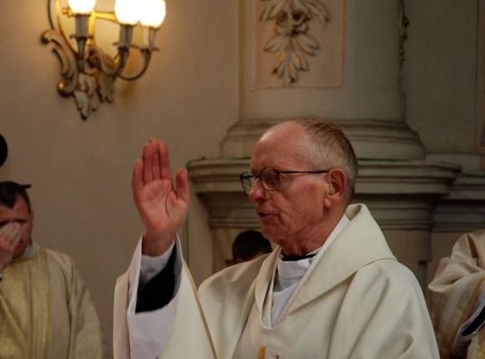 Grafika #9: Jubileusz o. Ludwika Bartoszaka w Gnieźnie